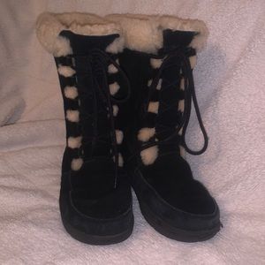 Bearpaw black boots. Size 3. Lace up.